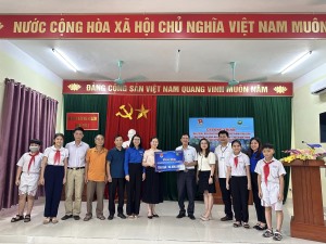 Đoàn thanh niên phường Hà Lầm tổ chức lễ khánh thành và bàn giao công trình điểm sinh hoạt vui chơi cho thanh thiếu nhi 